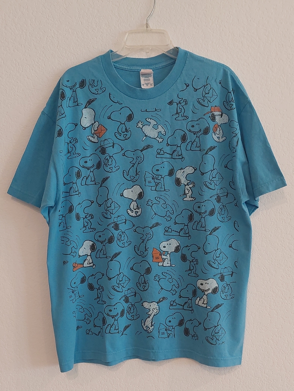 Vintage PEANUTS All-Over Snoopy Graphic Unisex Tee-Shirt
